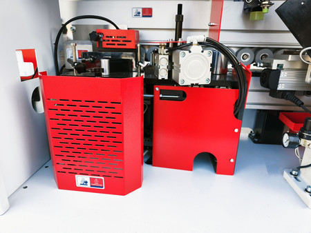 Okleiniarka krawędziowa ze wstępnym frezowaniem OPTIMAT LOGICA 6, cyklina promieniowa, cyklina płaska (klejowa), system natryskowy, polerka, PUR/EVA