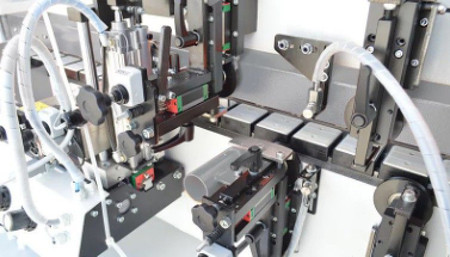 Okleiniarka OPTIMAT TWO NESTING z frezowaniem wstępnym i zarabianiem naroży