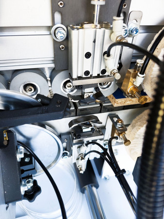 Okleiniarka krawędziowa ze wstępnym frezowaniem OPTIMAT LOGICA 6, cyklina promieniowa, cyklina płaska (klejowa), system natryskowy, polerka, PUR/EVA