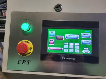 Podajnik do strugarek czterostronnych, okleiniarek OPTIMAT z jedną gąsienicą - 3300 mm