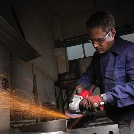SZLIFIERKA KĄTOWA AGV15-125Xc 1550W MILWAUKEE  4933428120
