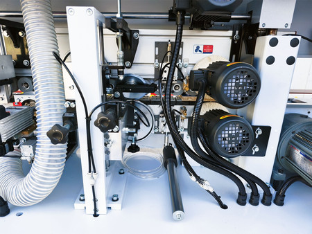 Okleiniarka krawędziowa ze wstępnym frezowaniem OPTIMAT LOGICA 6, cyklina promieniowa, cyklina płaska (klejowa), system natryskowy, polerka, PUR/EVA