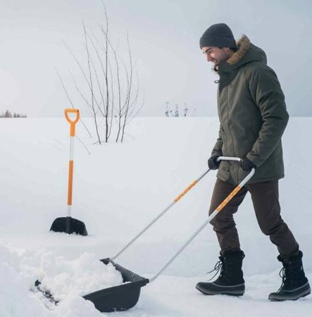 ŁOPATA PŁUG ŚNIEŻNY SNOWXPERT FISKARS 1003470