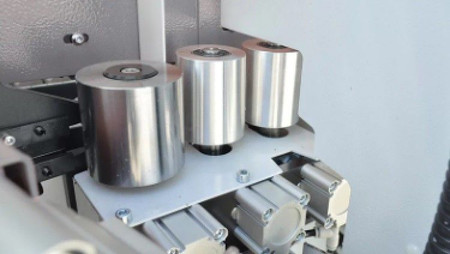 Okleiniarka OPTIMAT TWO NESTING z frezowaniem wstępnym i zarabianiem naroży