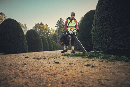 Odkurzacz ogrodowy akumulatorowy Stihl SHA 140 55L