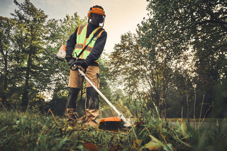 KombiMotor Stihl KMA 200R 36V z 2x akumulator AP 500 S