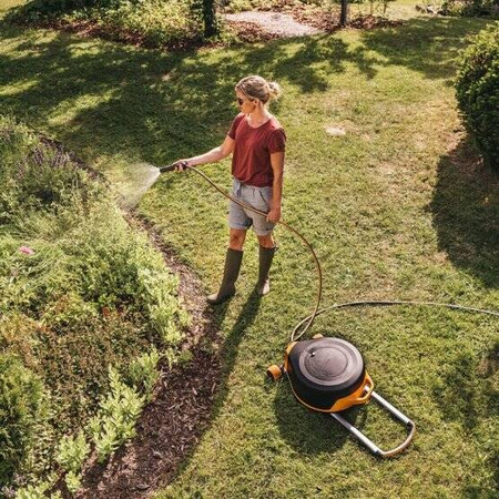 Automatyczny bęben z wężem X-Series XL, z kółkami  FISKARS 1067548