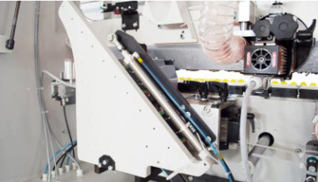 Okleiniarka OPTIMAT TWO NESTING z frezowaniem wstępnym i zarabianiem naroży