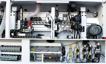 Okleiniarka krawędziowa ze wstępnym frezowaniem, zarabianiem naroży OPTIMAT LOGICA 7, cyklina promieniowa, cyklina płaska (klejowa), system natryskowy, polerka, PUR/EVA