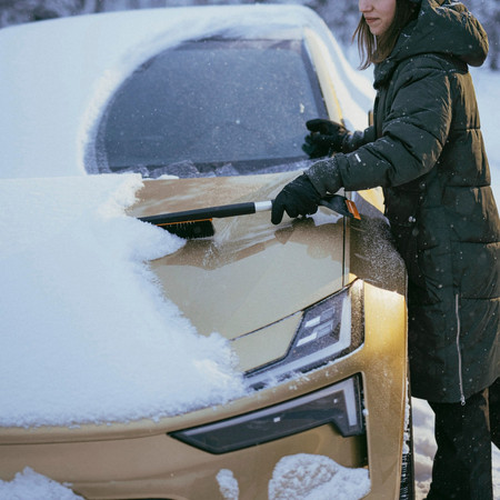 Szczotka skrobak skrobaczka do odśnieżania FISKARS
