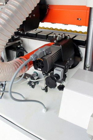 Okleiniarka OPTIMAT TWO NESTING z frezowaniem wstępnym i zarabianiem naroży