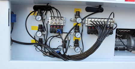 Okleiniarka krawędziowa ze wstępnym frezowaniem OPTIMAT LOGICA 6, cyklina promieniowa, cyklina płaska (klejowa), system natryskowy, polerka, PUR/EVA