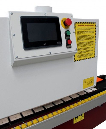 Okleiniarka OPTIMAT TWO NESTING z frezowaniem wstępnym i zarabianiem naroży