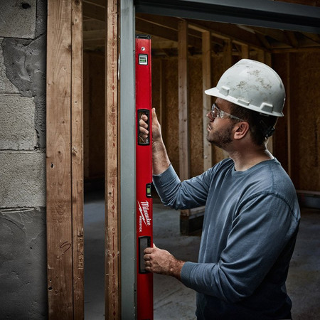 POZIOMICA 60cm BACKBONE MILWAUKEE 4932459062