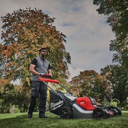 KOSIARKA Z NAPĘDEM 46 CM M18 FUEL NA DWA AKUMULATORY MILWAUKEE 4933492010
