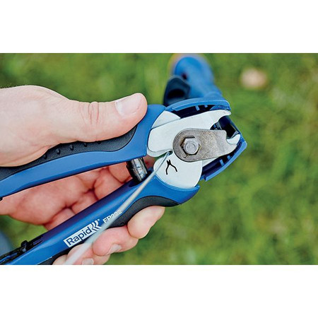 Szczypce do ogrodzeń FP222 + 200 zszywek Rapid 23468100