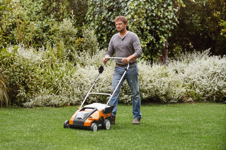 Wertykulator Akumulatorowy RLA 240 STIHL z Akumulatorem AK 30 S i Ładowarką AL 101 6291-200-0012
