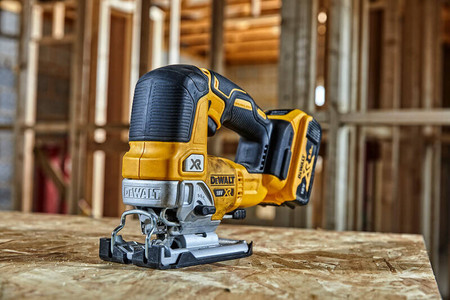 Wyrzynarka akumulatorowa 18V DeWalt DCS334NT-XJ