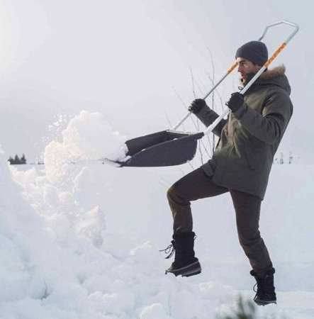 ŁOPATA PŁUG ŚNIEŻNY SNOWXPERT FISKARS 1003470