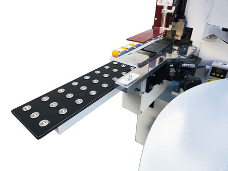 Okleiniarka krawędziowa ze wstępnym frezowaniem OPTIMAT LOGICA 6, cyklina promieniowa, cyklina płaska (klejowa), system natryskowy, polerka, PUR/EVA